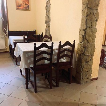 Apartament-Minihotel Elpida Lviv Extérieur photo