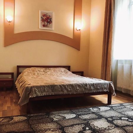 Apartament-Minihotel Elpida Lviv Extérieur photo