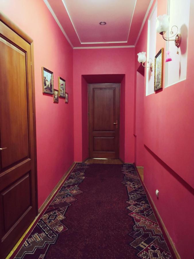 Apartament-Minihotel Elpida Lviv Extérieur photo