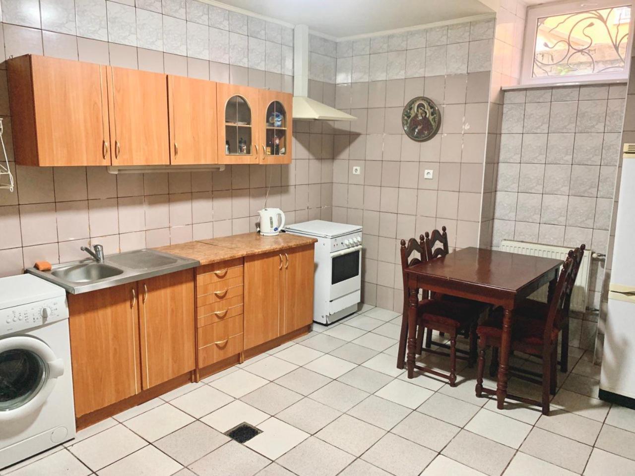 Apartament-Minihotel Elpida Lviv Extérieur photo