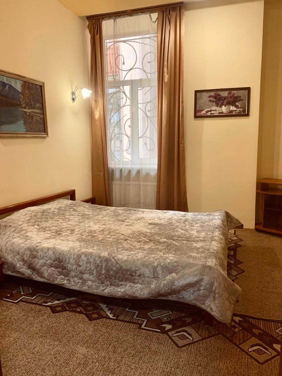 Apartament-Minihotel Elpida Lviv Extérieur photo