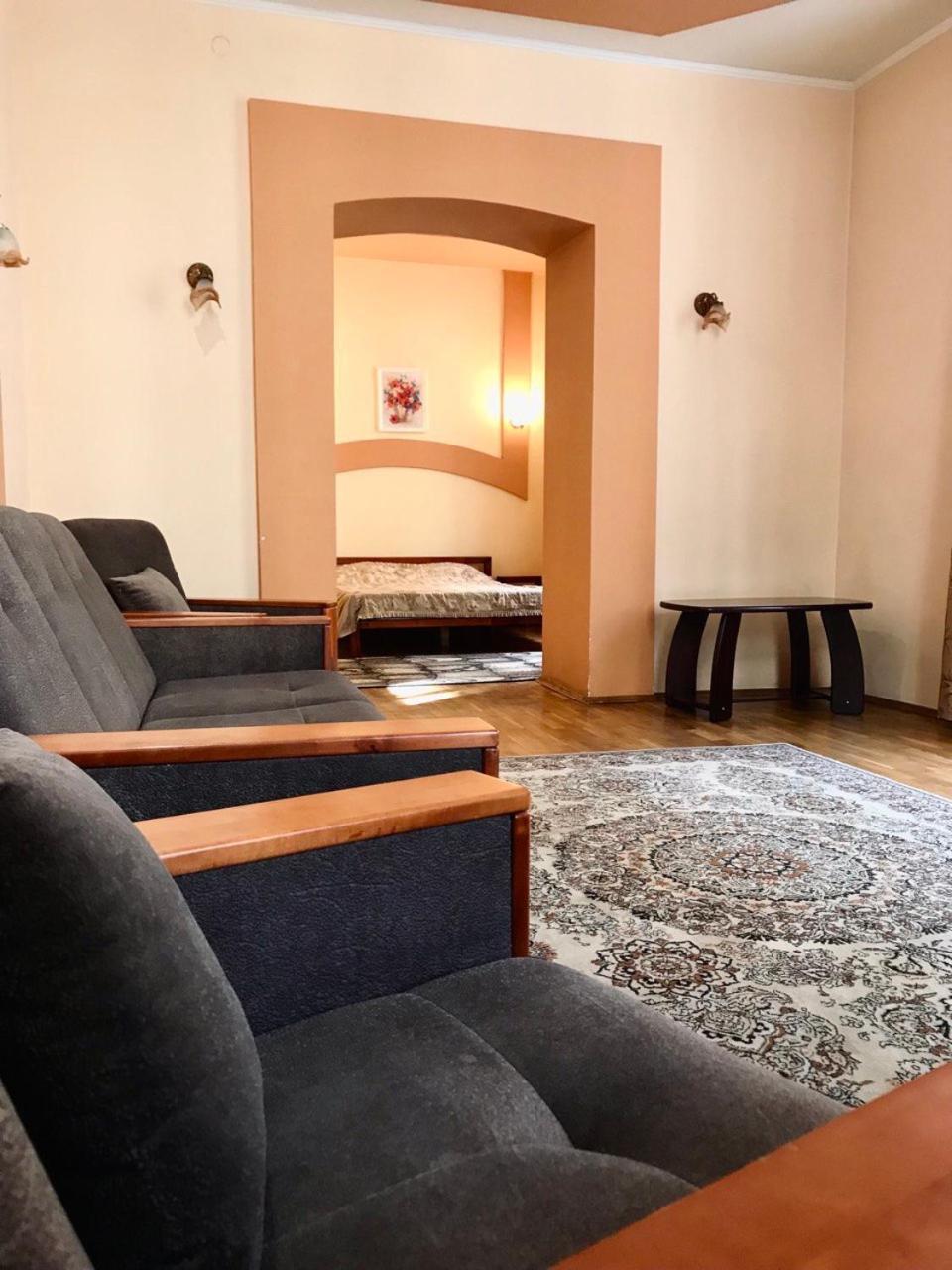Apartament-Minihotel Elpida Lviv Extérieur photo