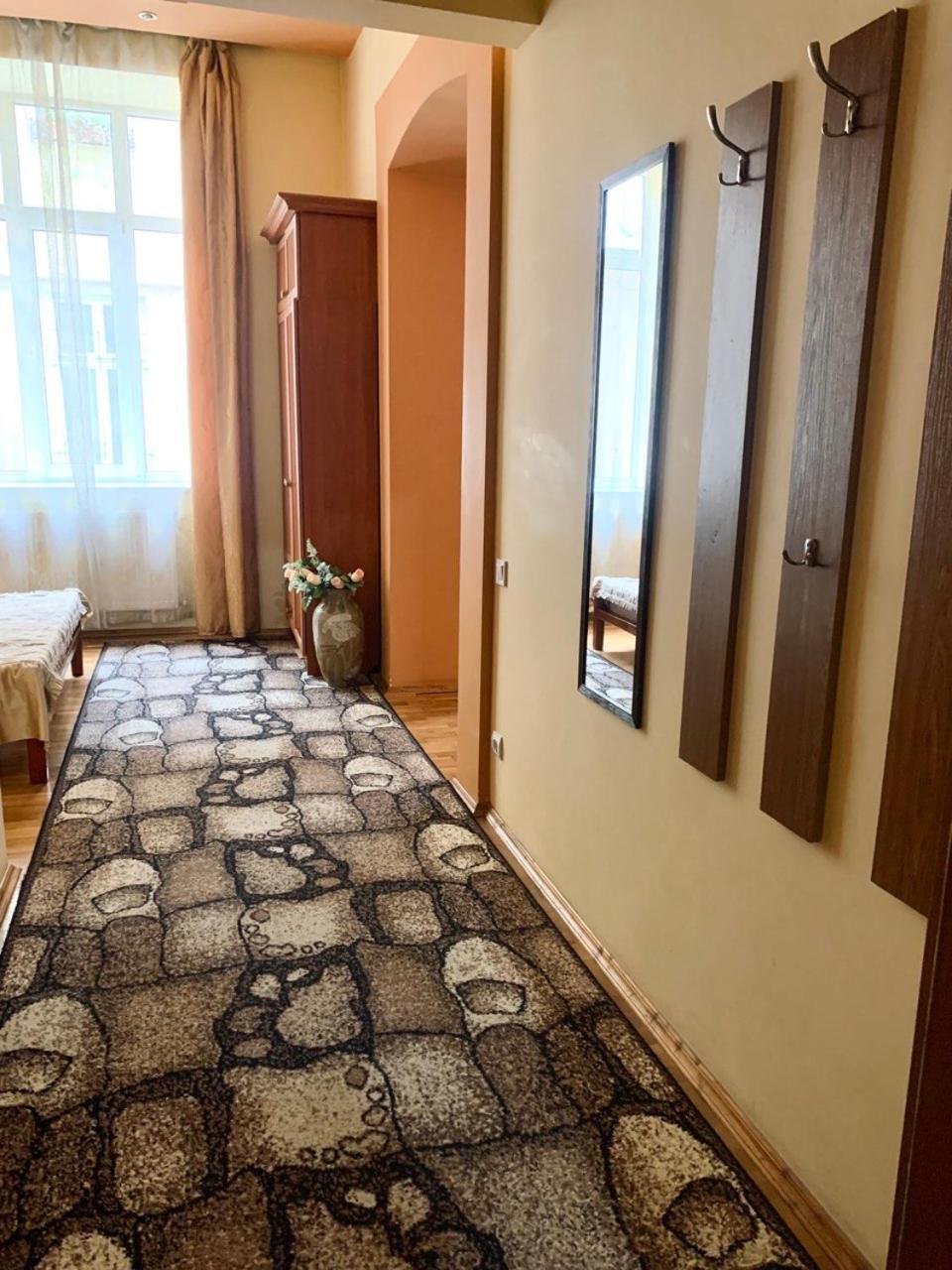Apartament-Minihotel Elpida Lviv Extérieur photo