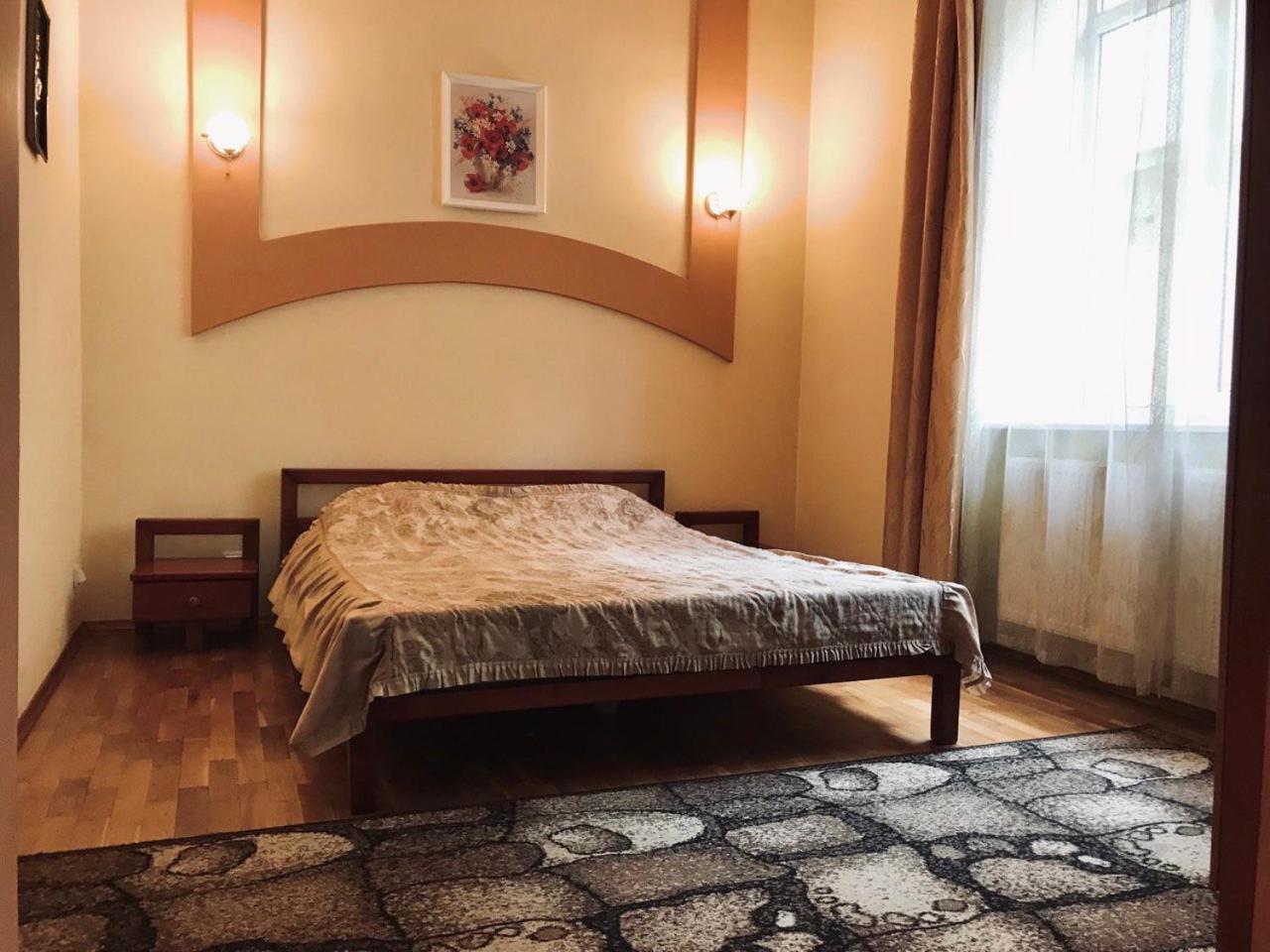 Apartament-Minihotel Elpida Lviv Extérieur photo